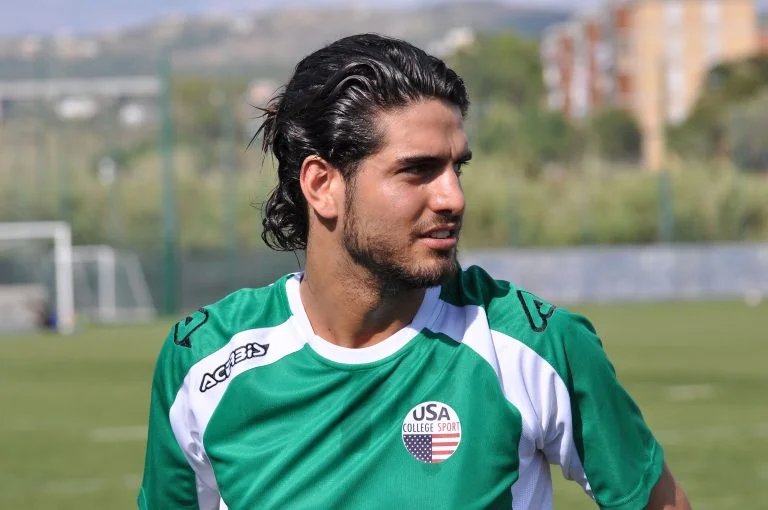 Claudio Repetto con la maglia di USA College Sport