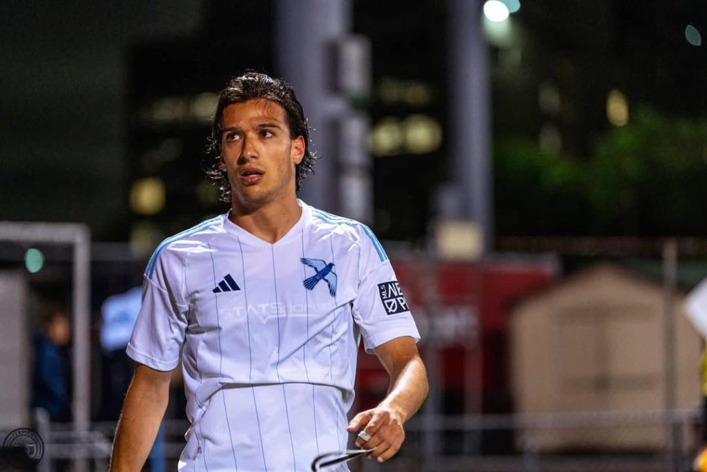 Sebastiano Musu con la maglia di Manhattan University